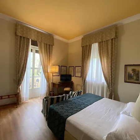 فندق بارك بالاس 4*